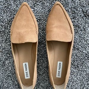 Steve Madden Feather Loafers in Camel Suede 8.5